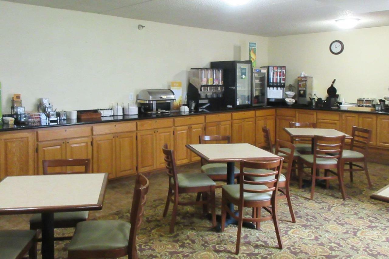 Quality Inn & Suites Alexandria Dış mekan fotoğraf