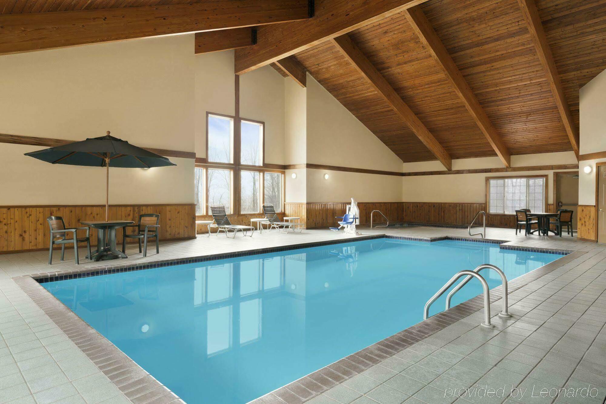 Quality Inn & Suites Alexandria Dış mekan fotoğraf